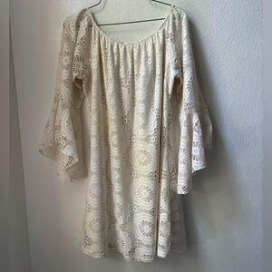 *sold* Super cute boutique lace flare / bell-sleeve boho dress